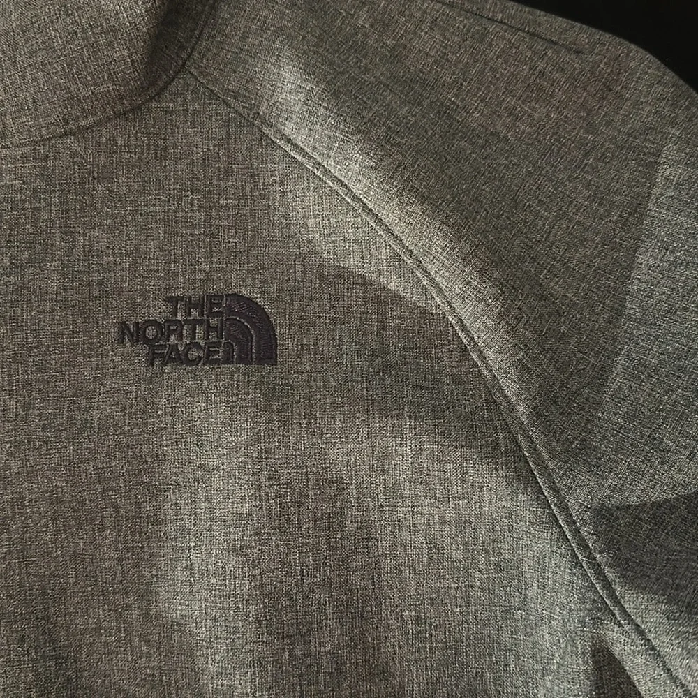 North face jacket - Picture 2 of 3